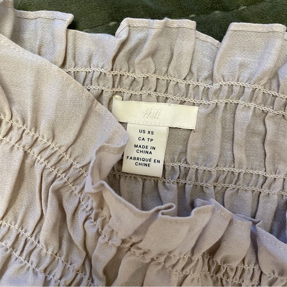 H&M Long Sleeve Bubble Top - Picture 2 of 3